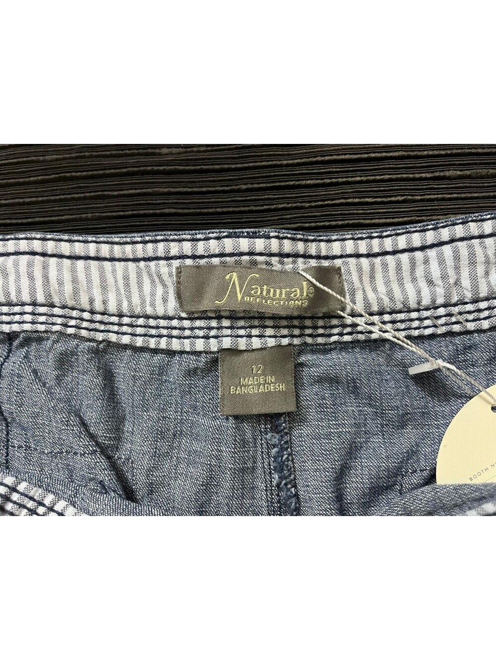 Natural Reflections Women's Denim Shorts Size 12 - Picture 3 of 5